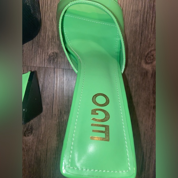 AVALON SQUARE PEEP TOE SCULPTURED FLARED BLOCK HEEL MULE IN GREEN PATENT - Picture 5 of 5